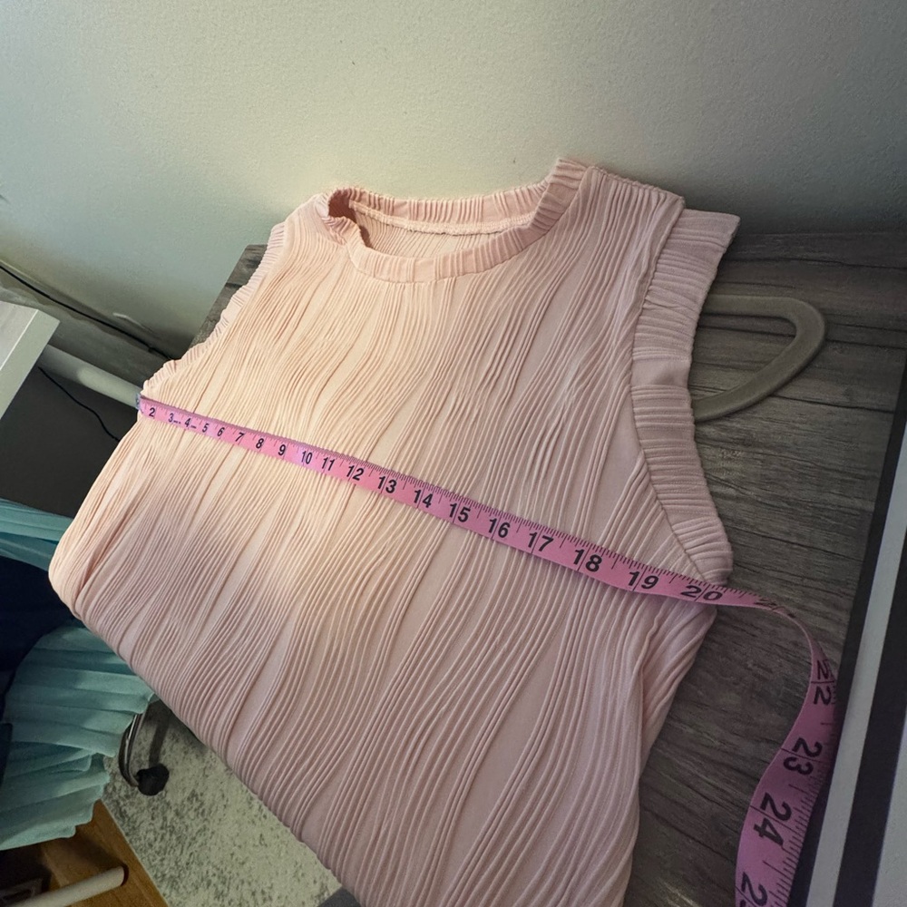 EVALESS | Elegant Pink Women's Textured Crew Neck Top - Picture 8 of 9